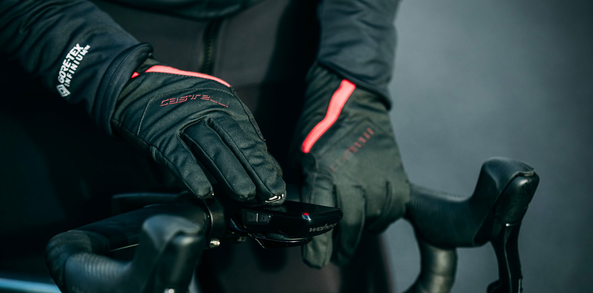 glove_cover_desk.jpg glove_cover_desk.jpg